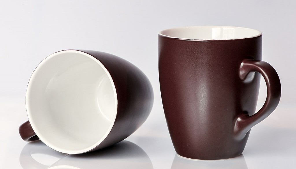 Taza de café: ¿puede afectar la forma y el material del recipiente al sabor  del café?