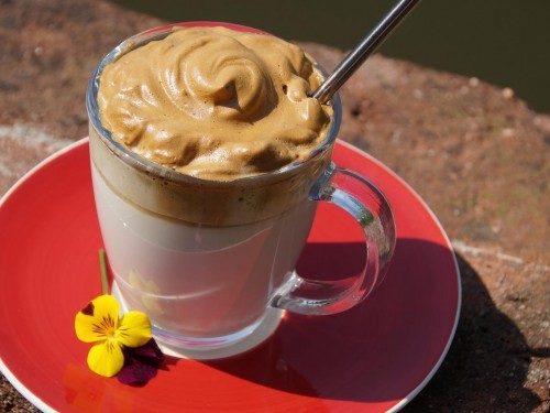 Cómo preparar dos perfectas recetas de café para verano